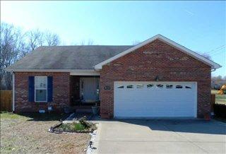 416 Faulkner Dr, Clarksville, TN 37042-1336