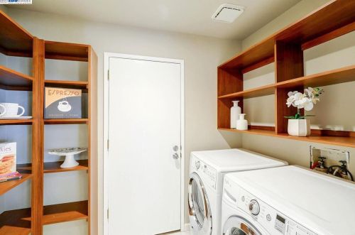 3530 Whitehall Ct, Pleasanton CA  94588-3507 exterior