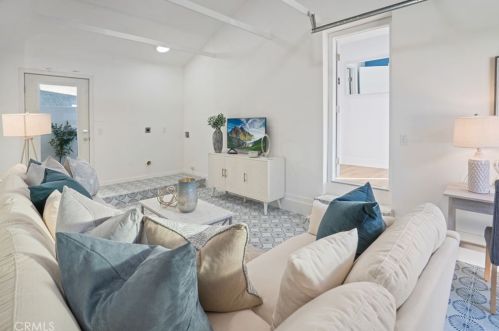 21322 Western Ave, Torrance CA  90501-2953 exterior