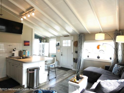 22 Crane Way, Lavallette NJ  08735-1305 exterior