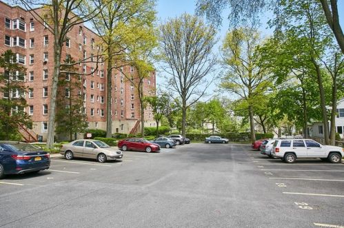 70 Locust Ave, New Rochelle NY  10801-7361 exterior