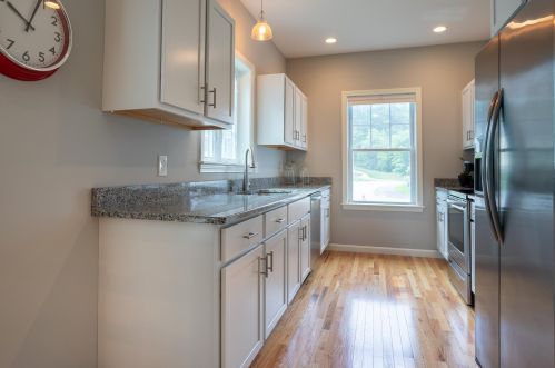 51 Picnic Rock Dr, Dover NH  03820-4709 exterior