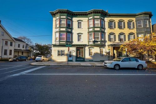 1055 Washington St, Easton, PA 18042-4176