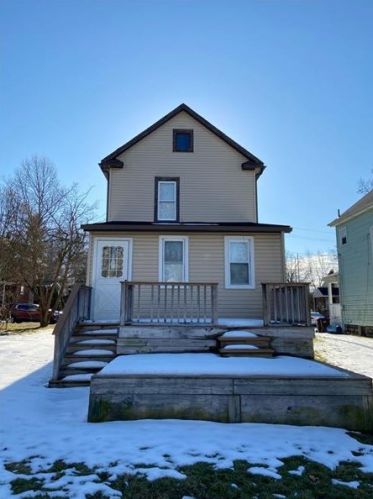 419 Maple St, Grove City, PA 16127-2308