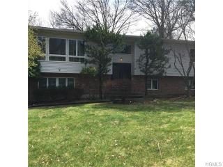 6 Valencia Dr, Chestnut Ridge, NY 10952-1728