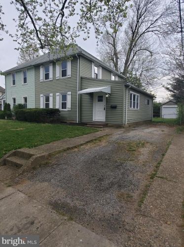 225 Pennsylvania Rd, Gloucester, NJ 08030-2536