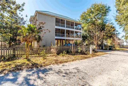 9870 Bay Rd, Foley, AL 36535-5409
