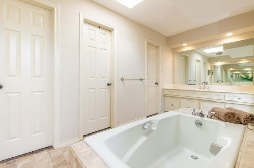 100 Bent Tree Ct, Irving TX 75061-4470 exterior