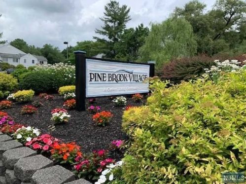 60 Stonyridge Dr, Lincoln Park NJ  07035-2246 exterior