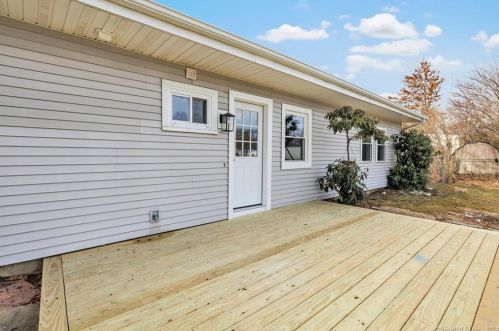 2870 Broadbridge Ave, Stratford CT  06614-2957 exterior