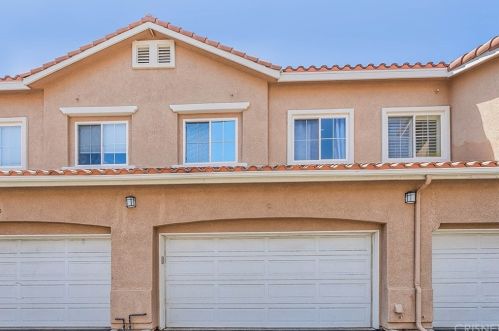 25777 Perlman Pl, Santa Clarita, CA 91381-2366