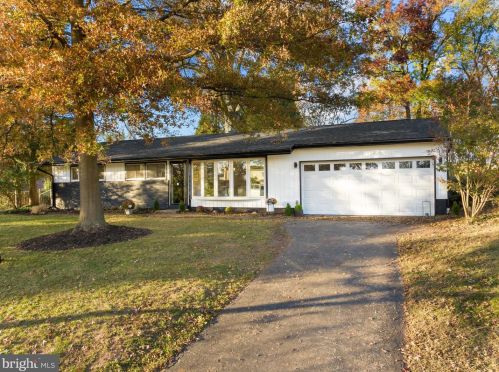 975 Betzwood Dr, Norristown, PA 19403-3641