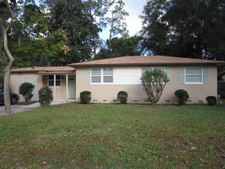 935 Glynlea Rd, Jacksonville, FL 32216-2605