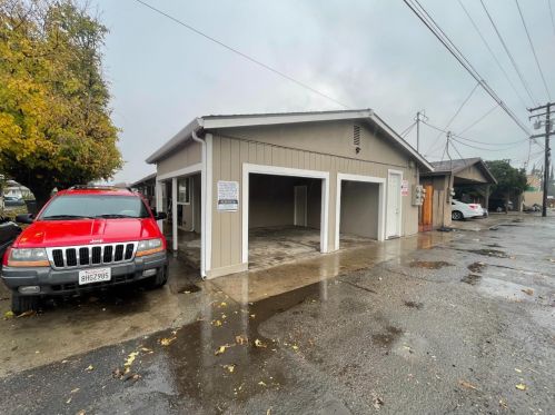 2409 Strivens Ave, Modesto CA  95350-1731 exterior