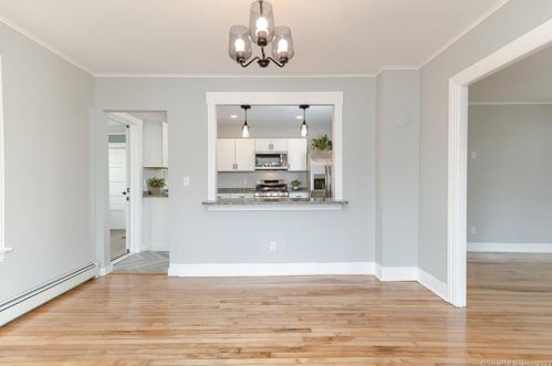 18 Leyden St, Putnam CT  06260-1718 exterior