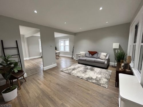 423 Drake Ave, Roselle NJ  07203-1425 exterior