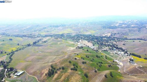 6901 Johnston Rd, Pleasanton CA  94588-9460 exterior