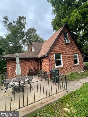 27 Valmont Ln, Harpers Ferry, WV 25425-5912