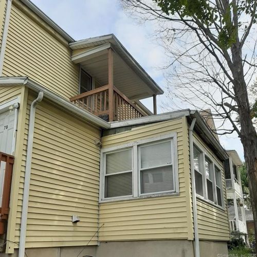 78 Richardson St, Bridgeport, CT 06610-1637
