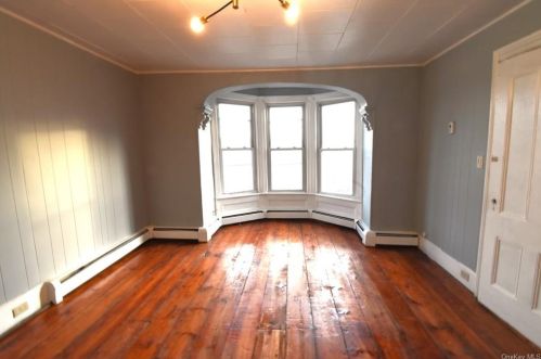 79 Main St, Port Jervis NY  12771-2111 exterior