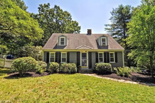 35 Nashoba Rd, Acton, MA 01720-2331