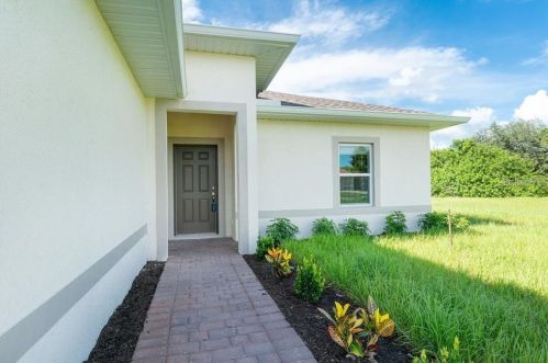 424 Sunset Rd, Placida, FL 33947-2410
