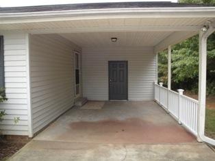 585 Campbell Bridge Rd, Seneca SC  29678-5204 exterior