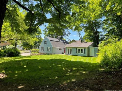 28 Church St, North Branford CT  06471-1417 exterior