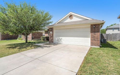 8625 Hawkview Dr, Fort Worth, TX 76179-3475