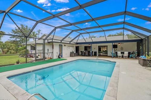 1900 Curling Ave, Naples, FL 34109-1508