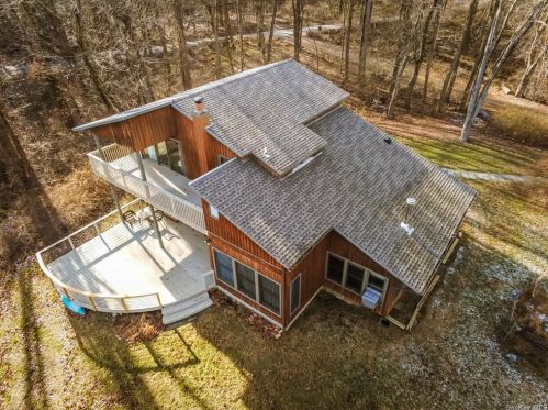 70 Barrett Pond Rd, Nelsonville, NY 10516-4036