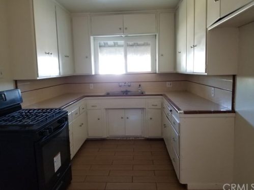 1606 Hillcrest Ave, Riverside, CA 92501-1980