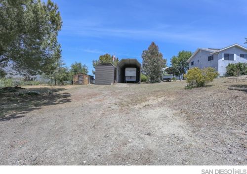 1529 Montecito Vis, Alpine CA  91901-2317 exterior