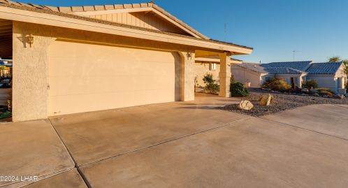 3886 Whaler Dr, Lake Havasu City AZ  86406-4302 exterior