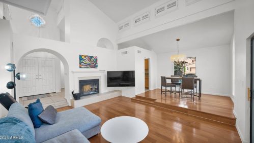 10863 11th St, Phoenix AZ  85020-5836 exterior