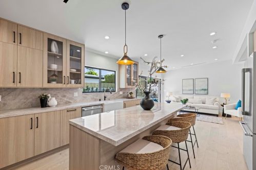 12440 Addison St, North Hollywood CA  91607-3546 exterior