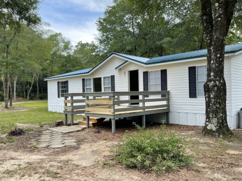 381 Fairfield Dr, Defuniak Springs, FL 32433-7744