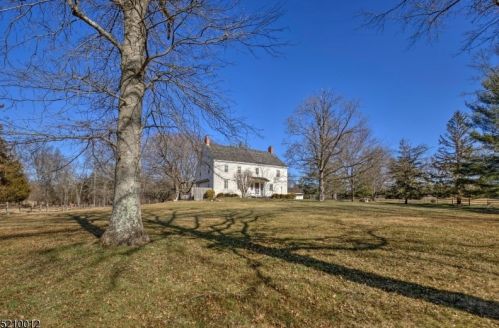 95 Meadow Rd, Bedminster, NJ 07921-2837