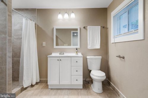 8318 Fairview Rd, Melrose Park PA  19027-2121 exterior