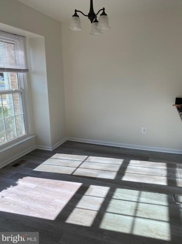 6132 Trident Ln, Woodbridge, VA 22193-4117