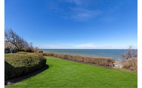18575 Soundview Ave, Southold, NY 11971-2815