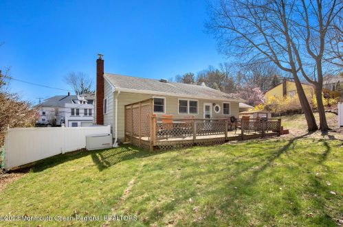 3 Peak St, Monmouth Hills NJ  07732-1821 exterior