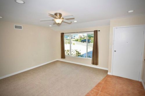 131 Lynmar Ln, Vista, CA 92084-5727