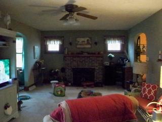 759 Market St, Cadiz, OH 43907-1324