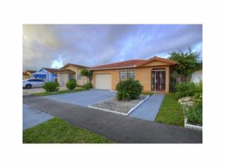 2711 70th St, Hialeah, FL 33016-5417