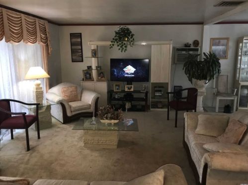 15 Pinetree Rd, Westbury, NY 11590-2710