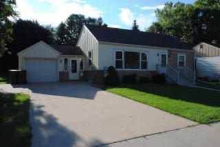 110 Oak St, Slinger, WI 53086-9562