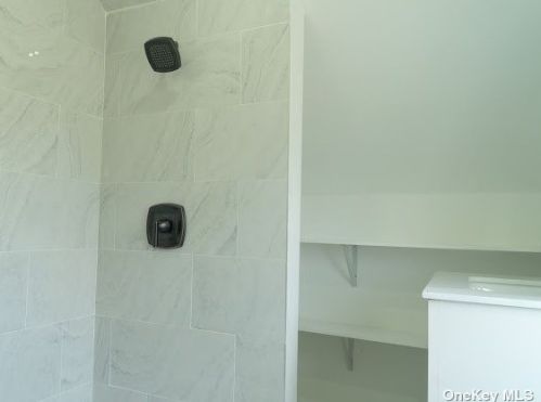 209 Costar St, Westbury NY  11590-3605 exterior