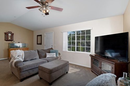 9325 Single Oak Dr, Lakeside, CA 92040-4525