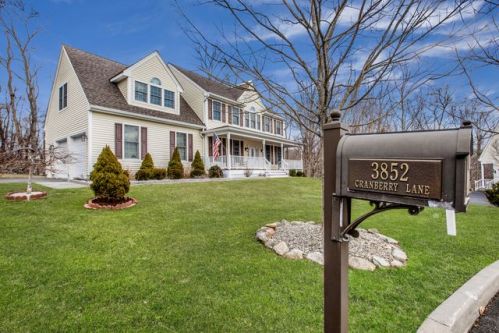 3852 Cranberry Ln, Shrub Oak, NY 10588-1043